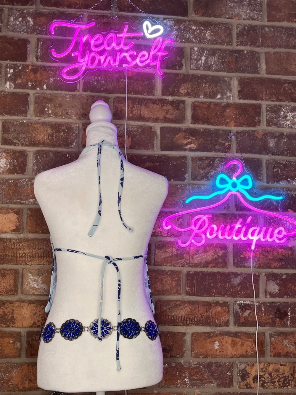 Powder/Navy Blue, Back-Out Halter - Picture 3 of 3